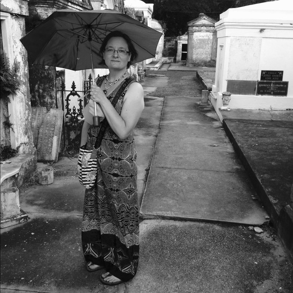 Meet your Posher, Jennifer - Picture 1 of 5